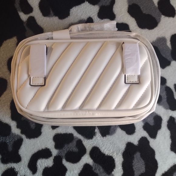 Gorgeous NWT ~ MK Belt Bag - Picture 3 of 16
